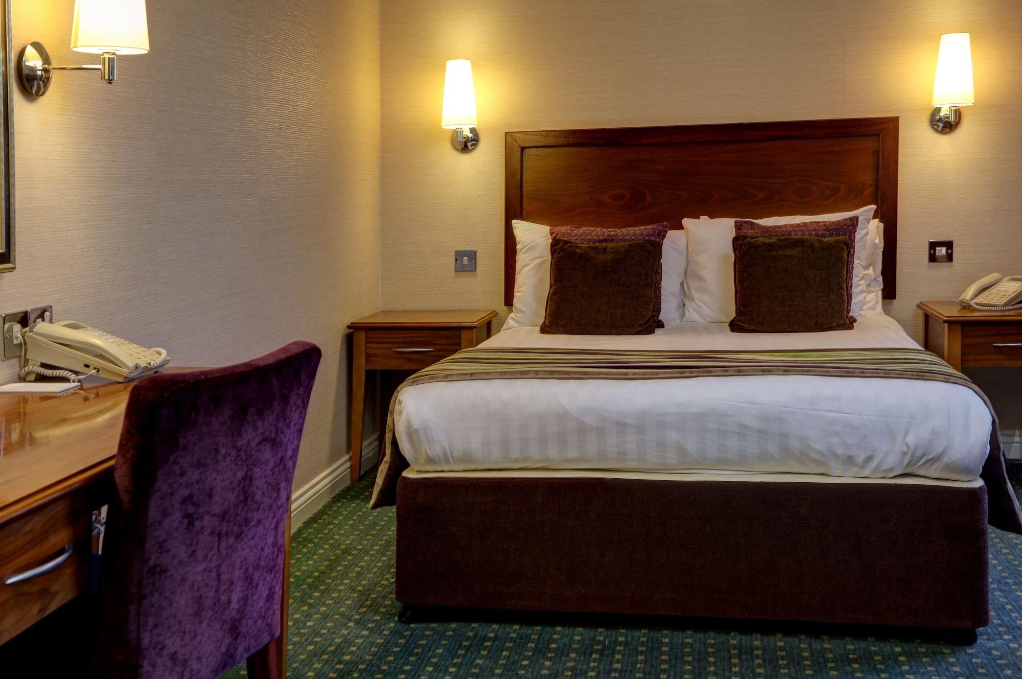 The Bull Hotel; Sure Hotel Collection By Best Western بيتربرو المظهر الخارجي الصورة