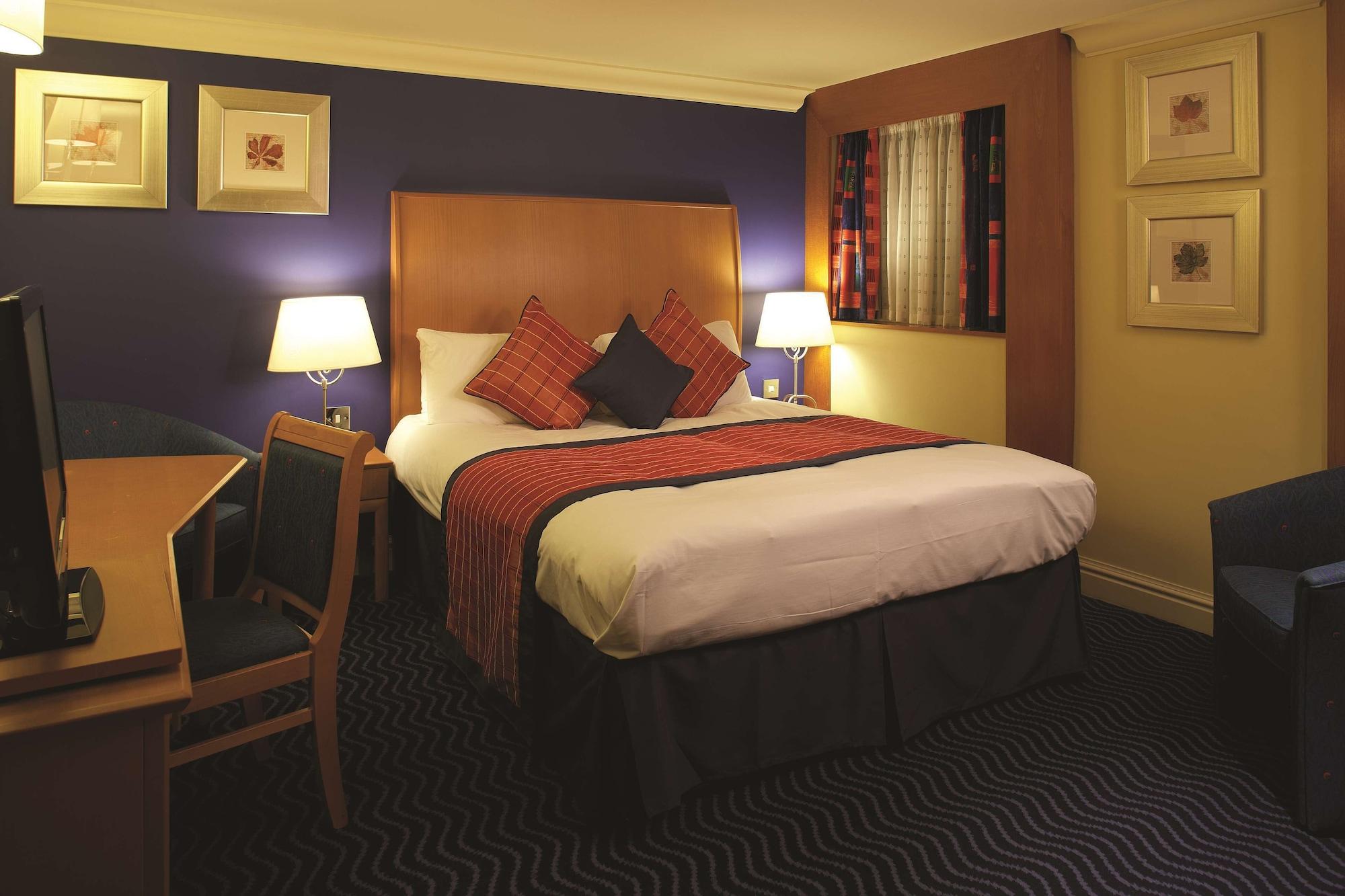 The Bull Hotel; Sure Hotel Collection By Best Western بيتربرو الغرفة الصورة
