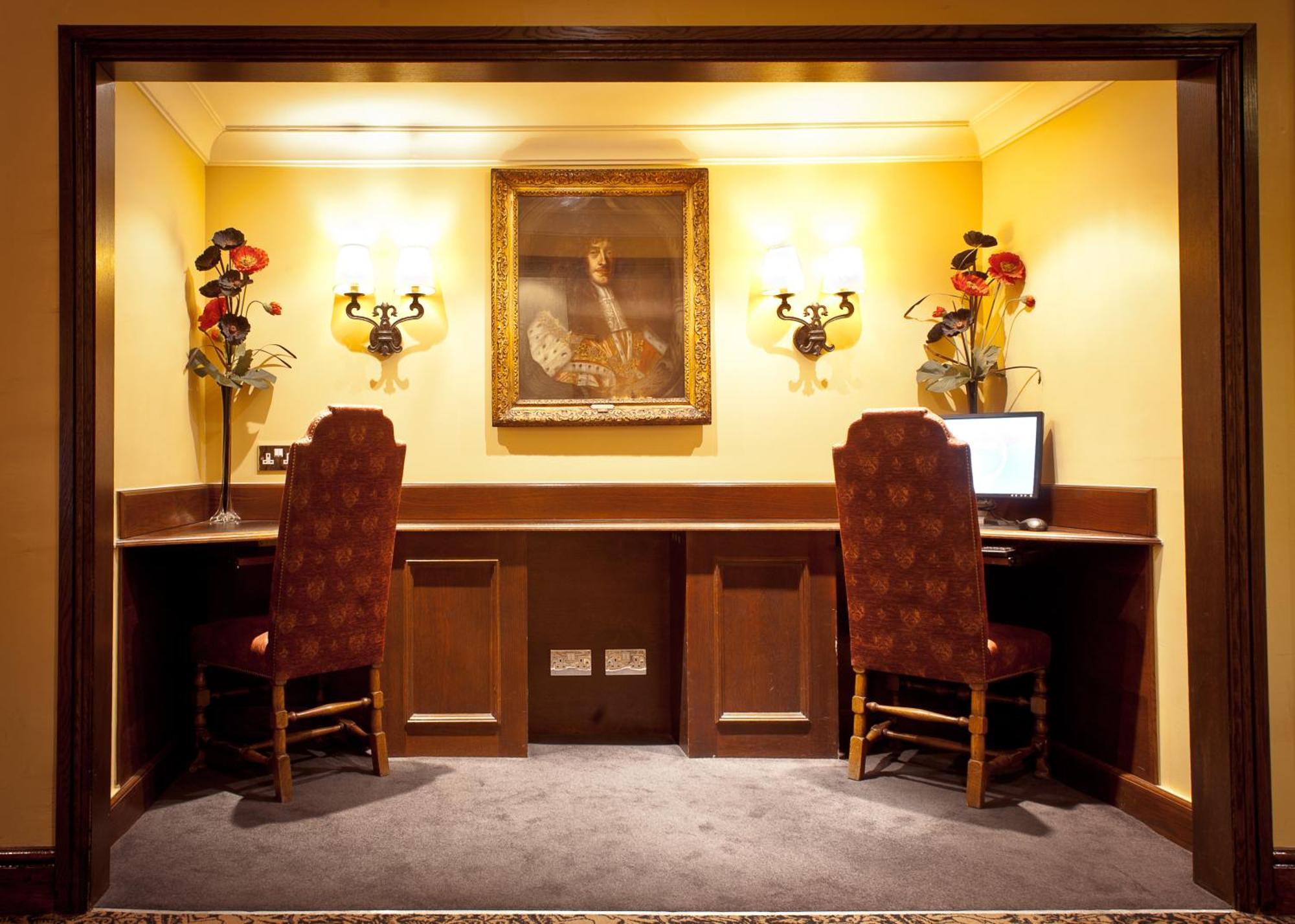 The Bull Hotel; Sure Hotel Collection By Best Western بيتربرو المظهر الخارجي الصورة