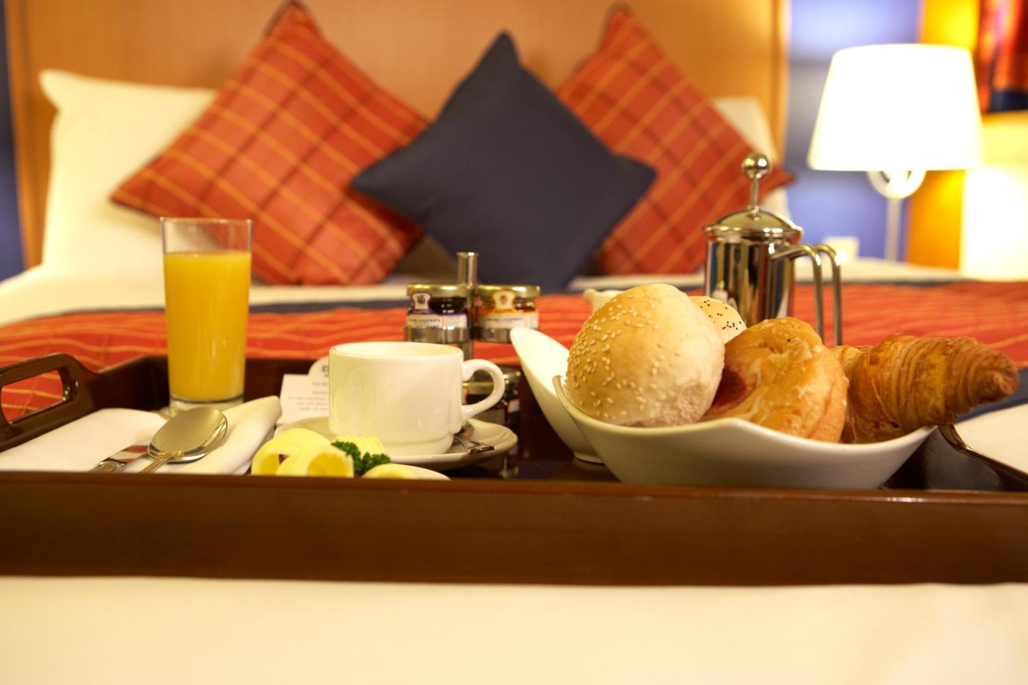 The Bull Hotel; Sure Hotel Collection By Best Western بيتربرو المظهر الخارجي الصورة
