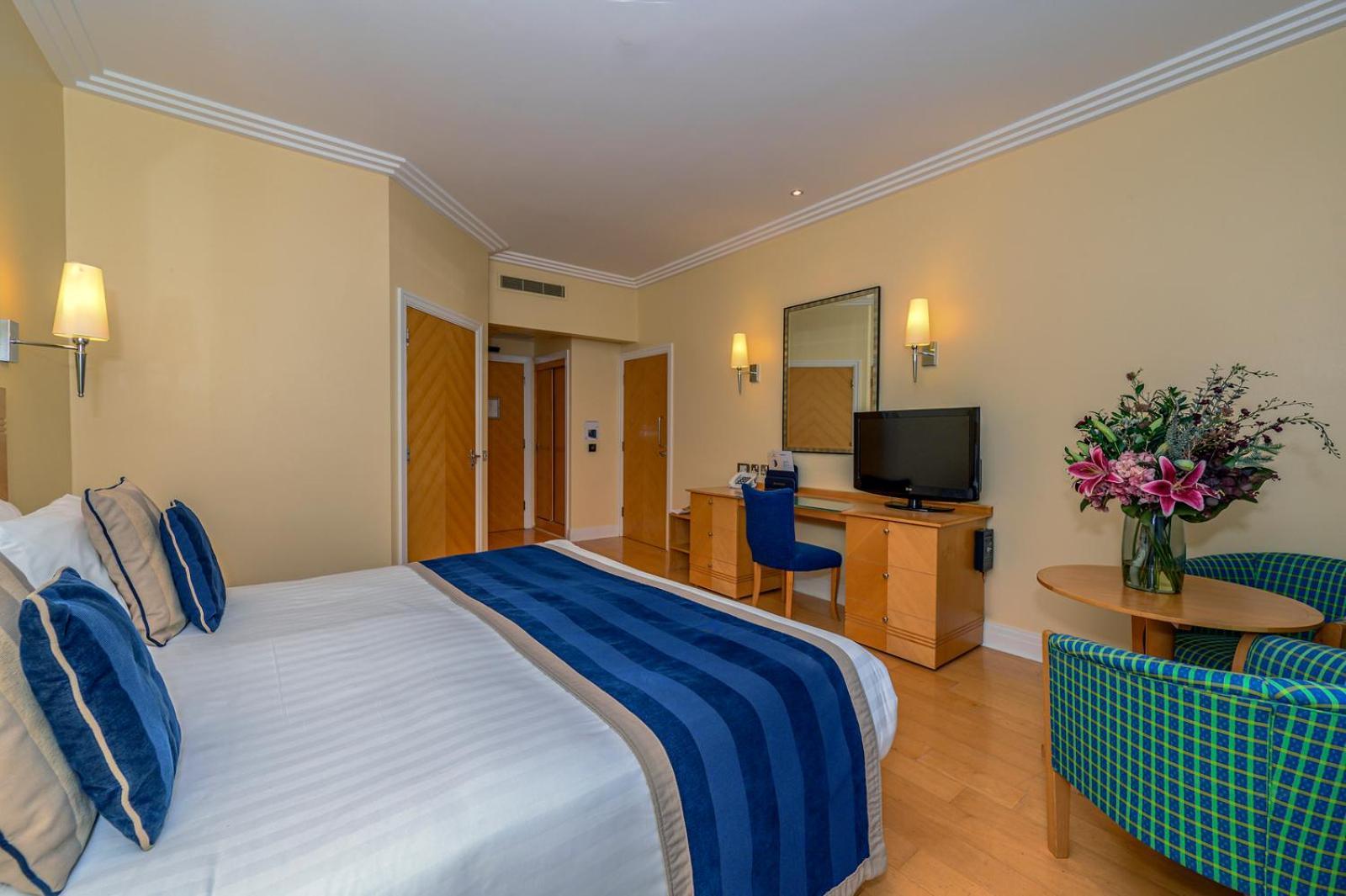 The Bull Hotel; Sure Hotel Collection By Best Western بيتربرو الغرفة الصورة