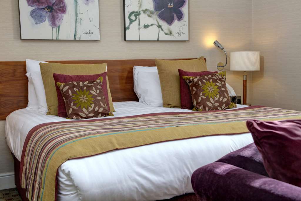 The Bull Hotel; Sure Hotel Collection By Best Western بيتربرو الغرفة الصورة